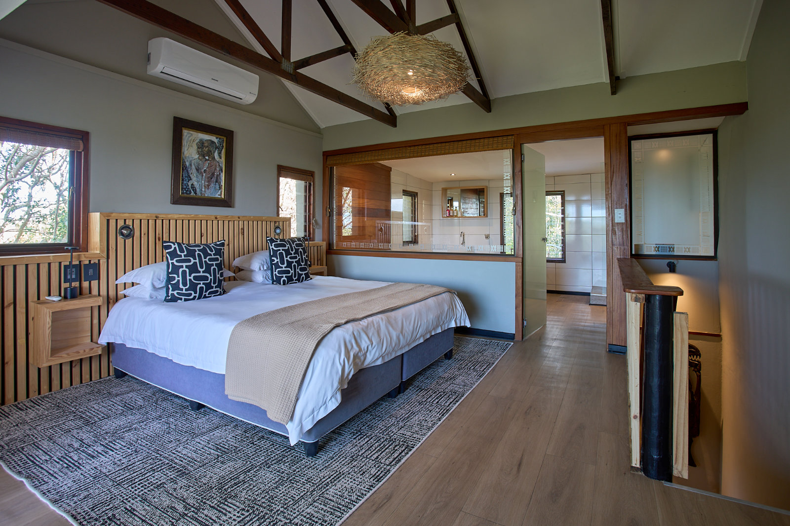 The Honeymoon Suite at Hog Hollow Country Lodge