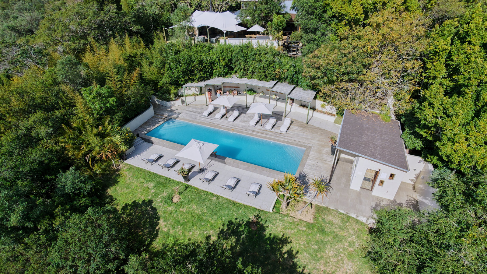 The swimming pool with mountain views beyond