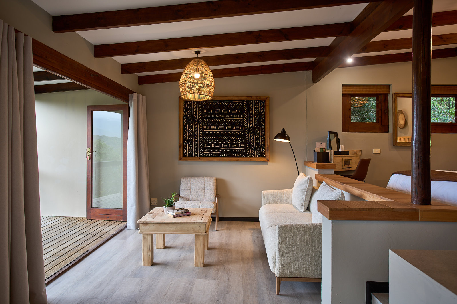 Suite B interior at Hog Hollow Country Lodge